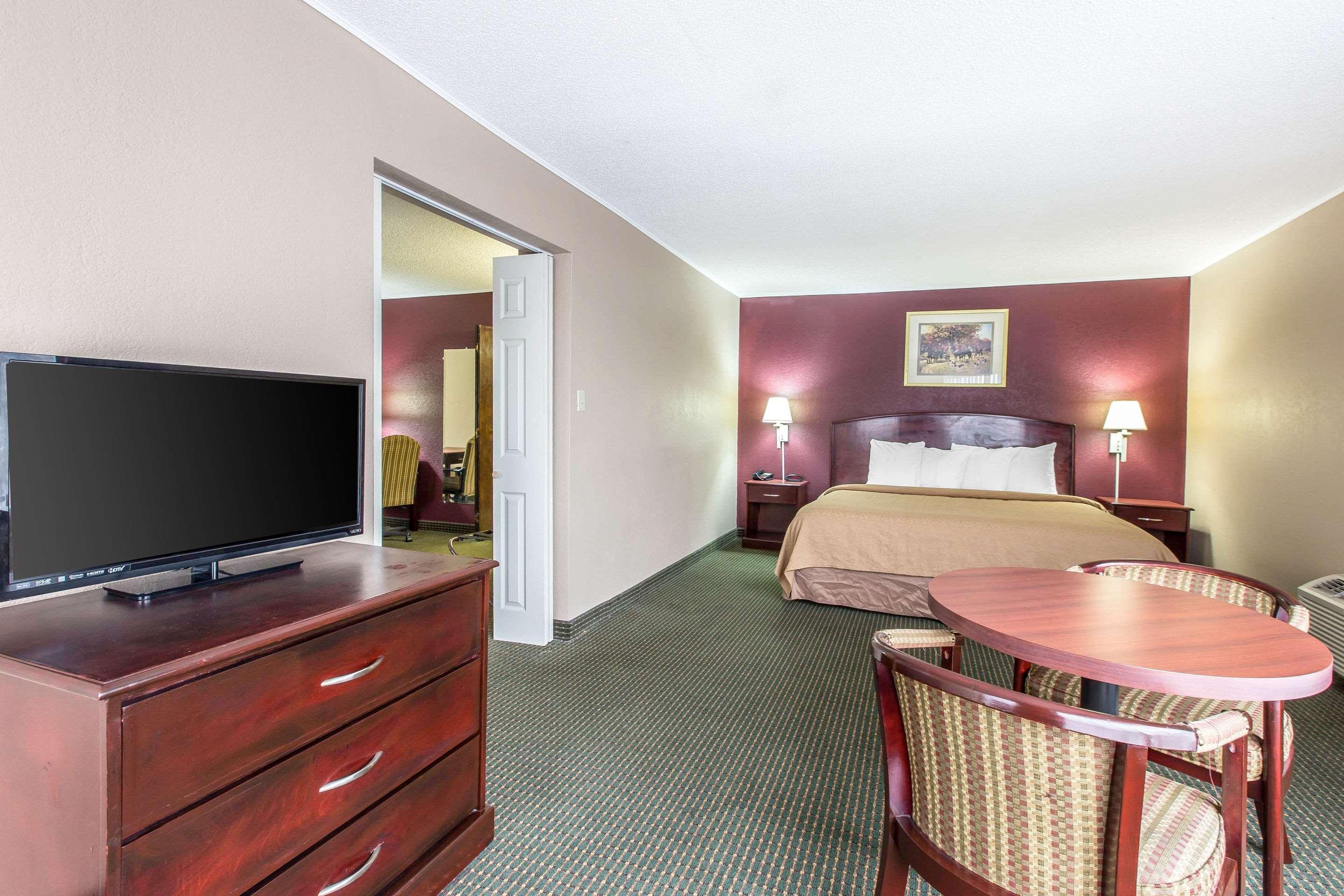 Quality Inn Tifton Bagian luar foto