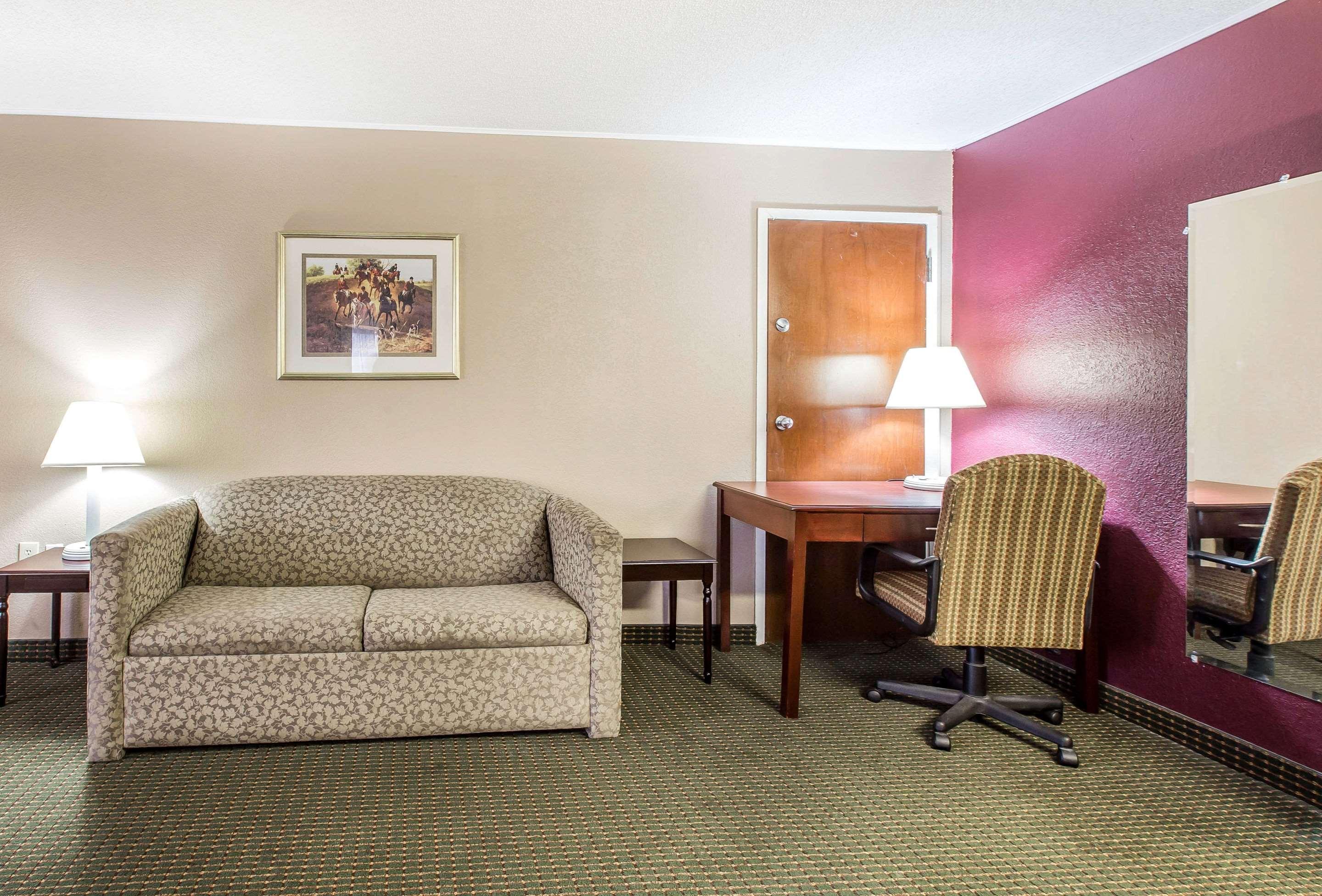 Quality Inn Tifton Bagian luar foto